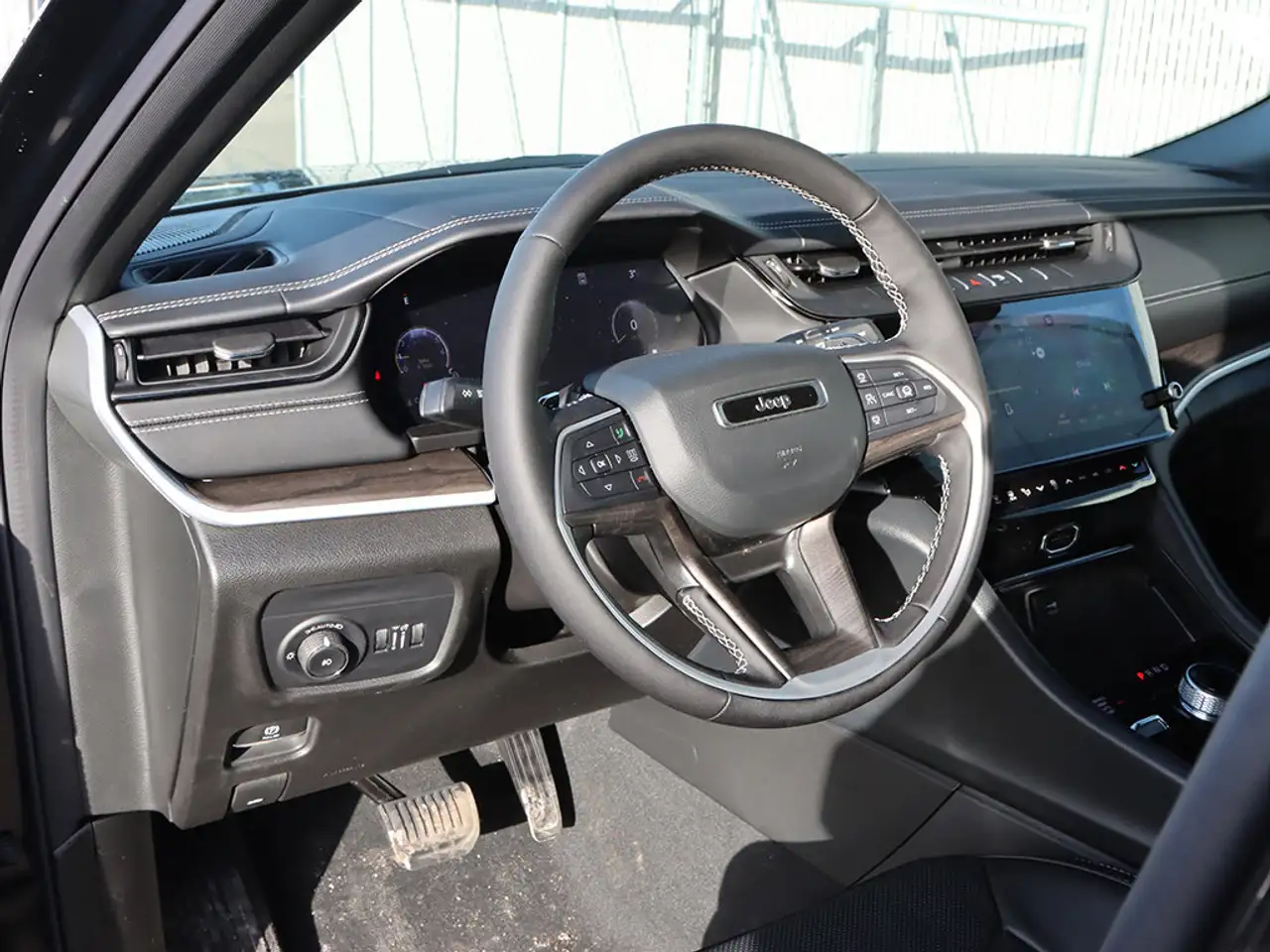 Jeep Grand Cherokee снимка Jeep Grand Cherokee