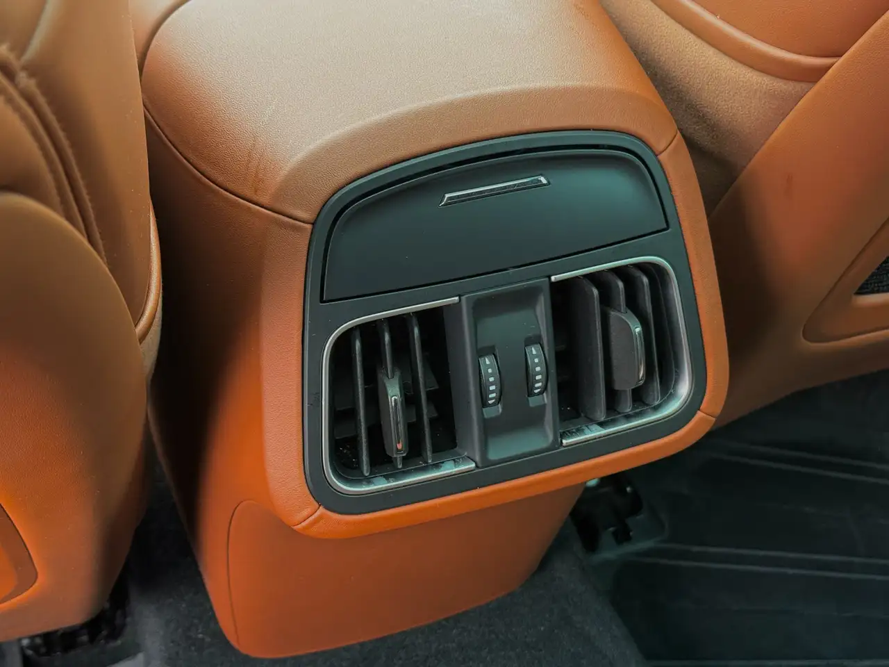 Maserati Levante снимка Maserati Levante
