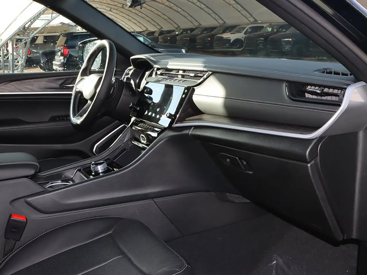 Jeep Grand Cherokee снимка Jeep Grand Cherokee