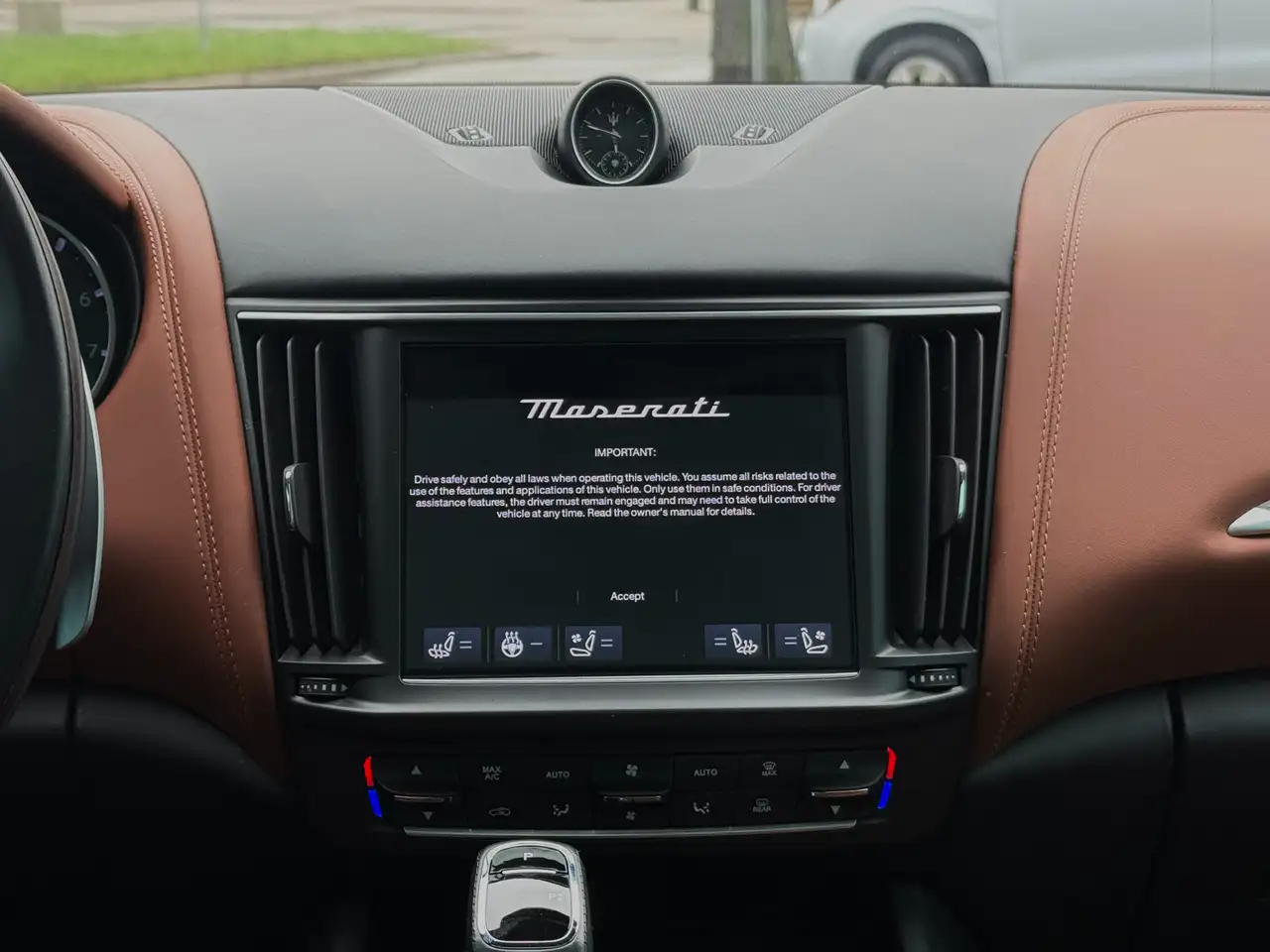Maserati Levante снимка Maserati Levante