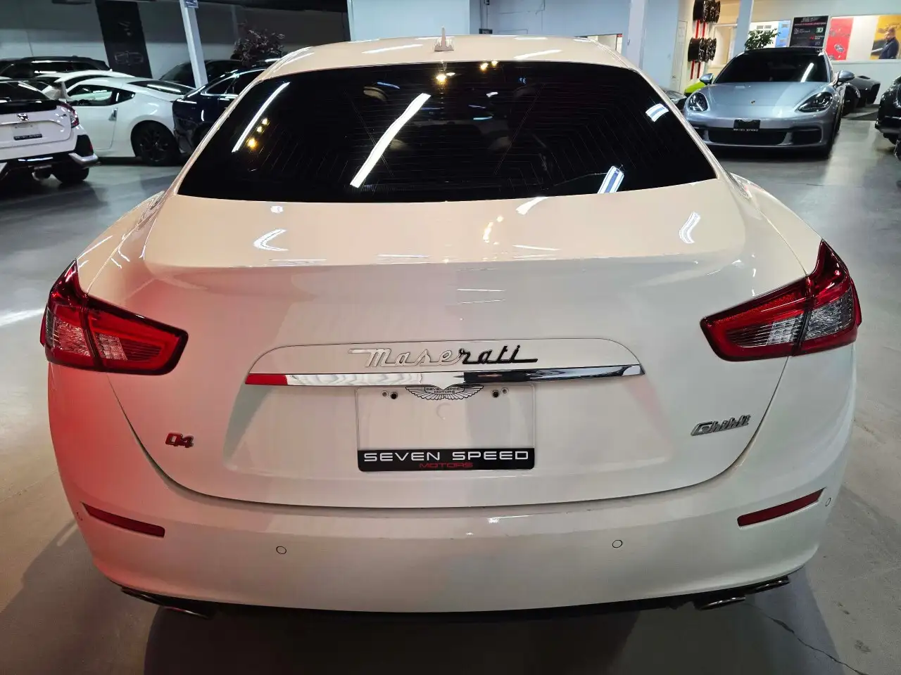 Maserati Ghibli снимка Maserati Ghibli