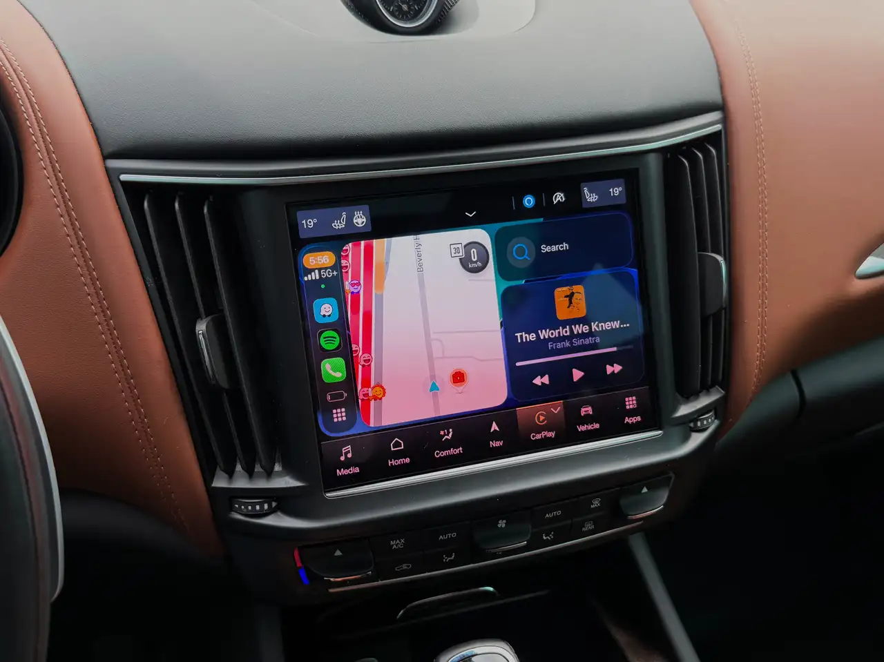 Maserati Levante снимка Maserati Levante