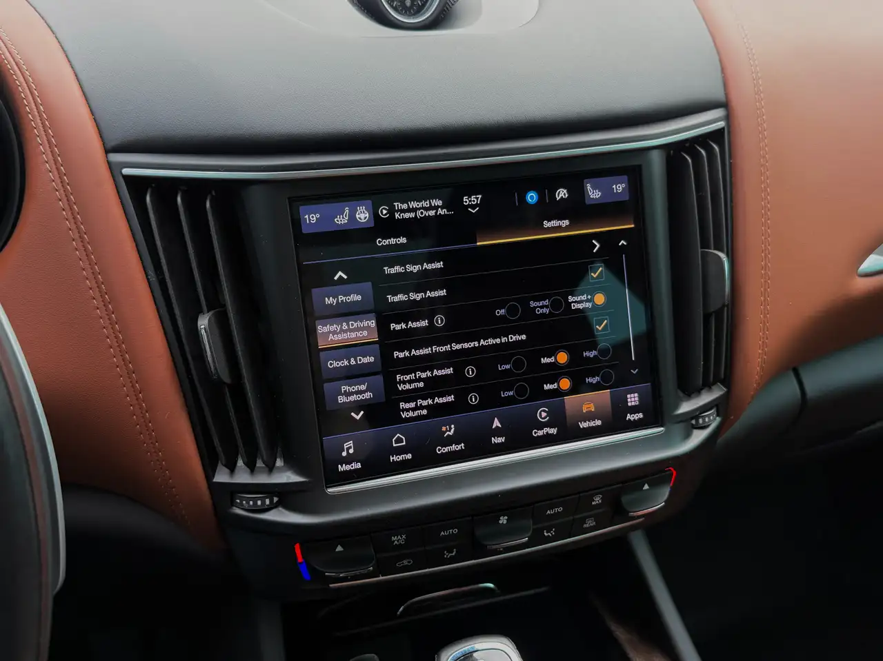 Maserati Levante снимка Maserati Levante