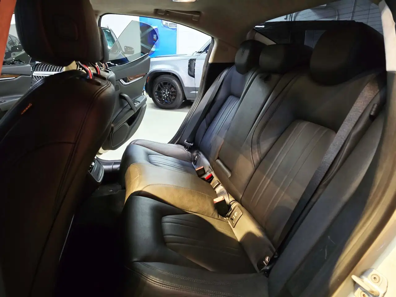 Maserati Ghibli снимка Maserati Ghibli