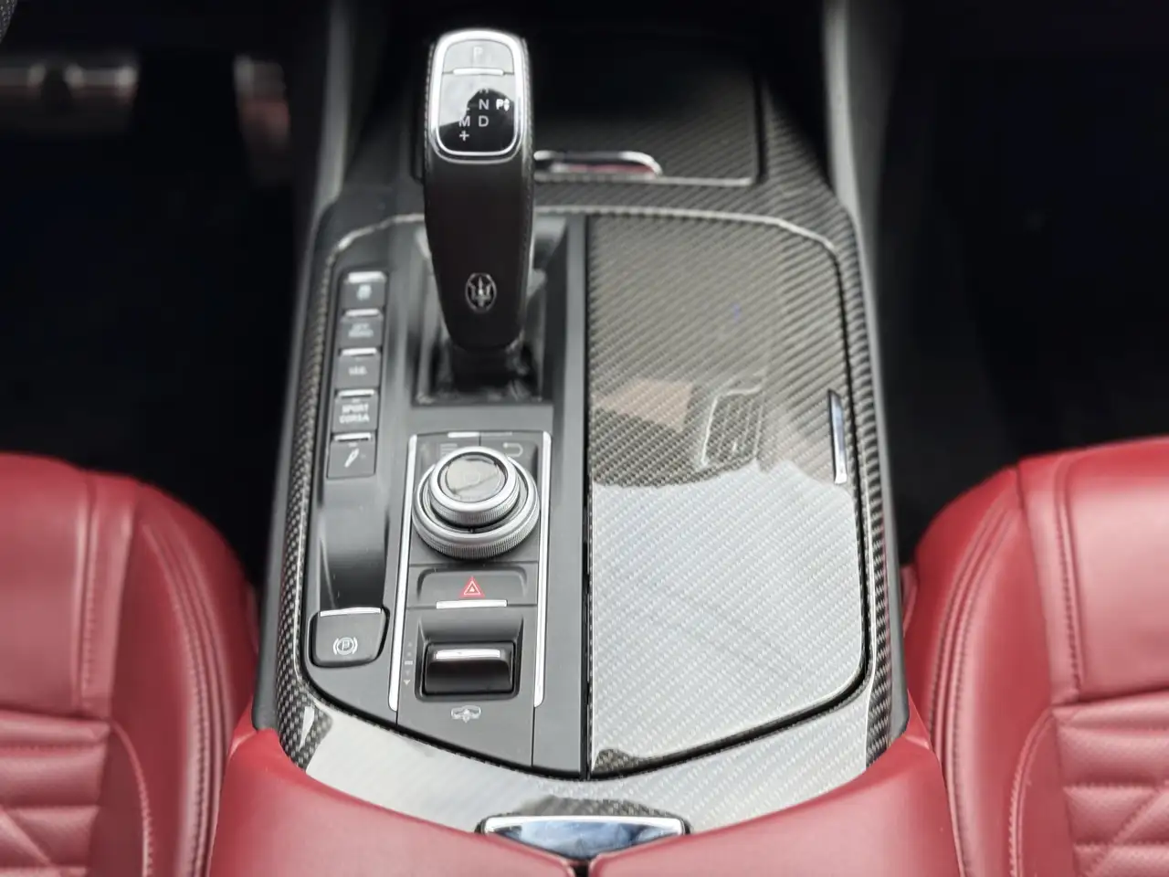 Maserati Levante снимка Maserati Levante