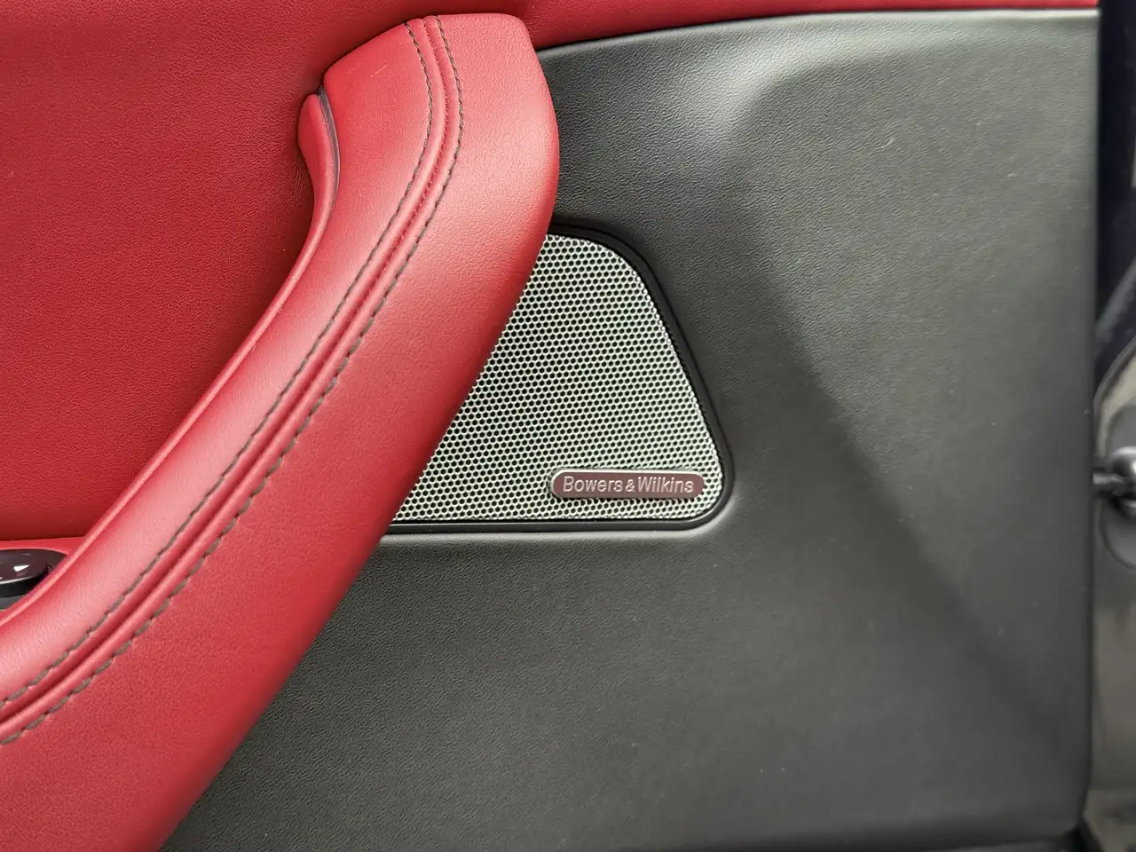 Maserati Levante снимка Maserati Levante