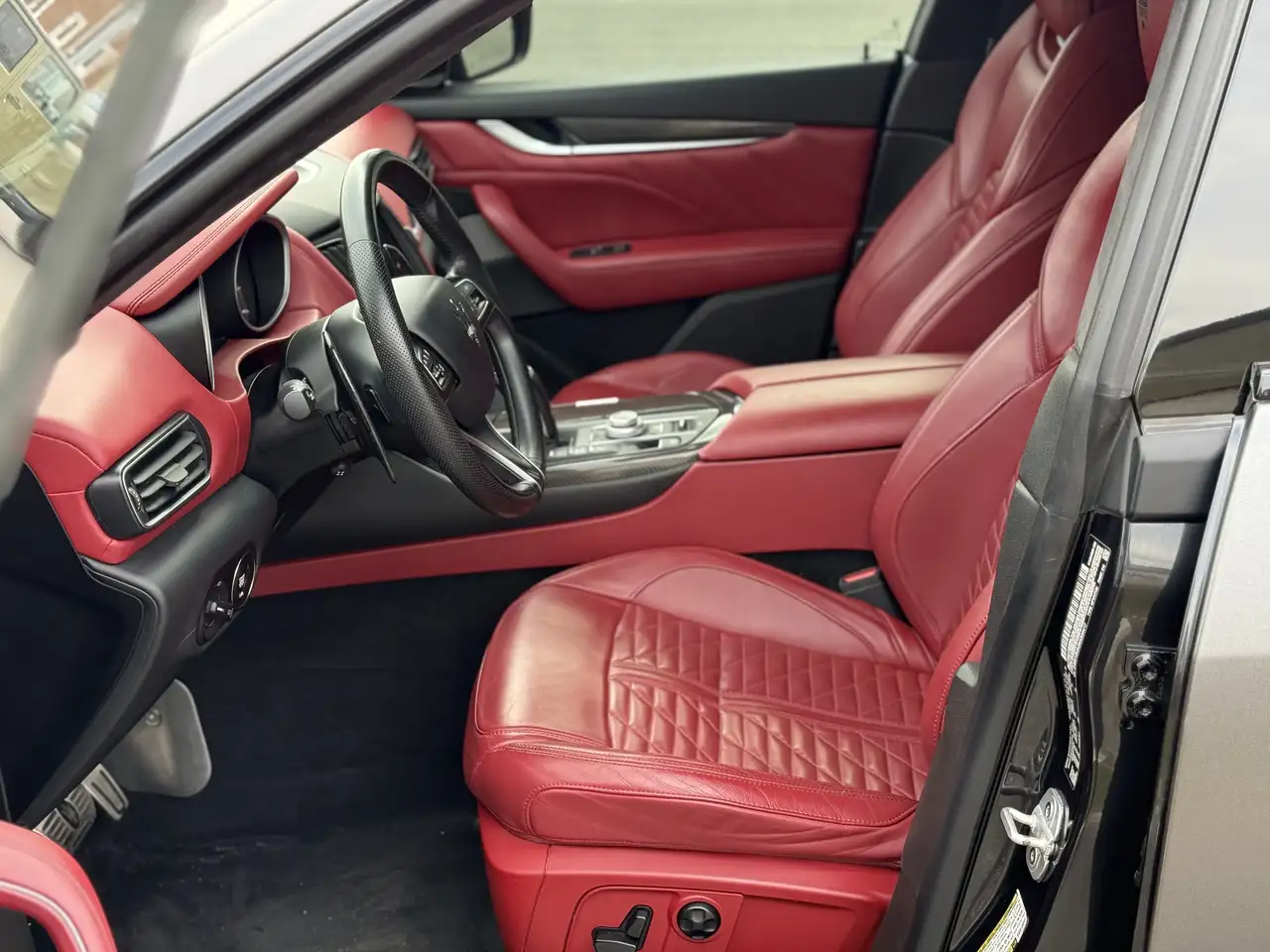 Maserati Levante снимка Maserati Levante