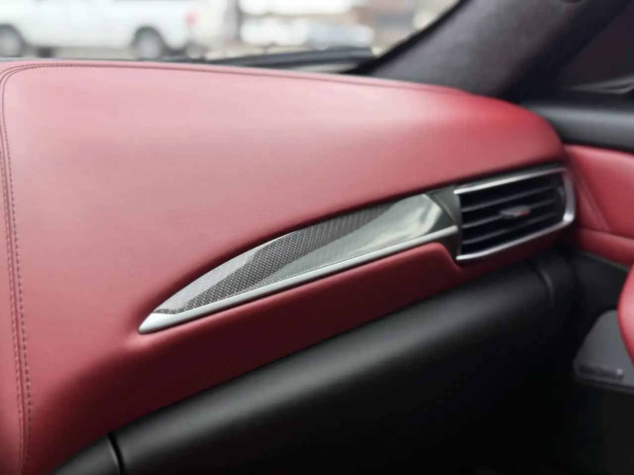Maserati Levante снимка Maserati Levante
