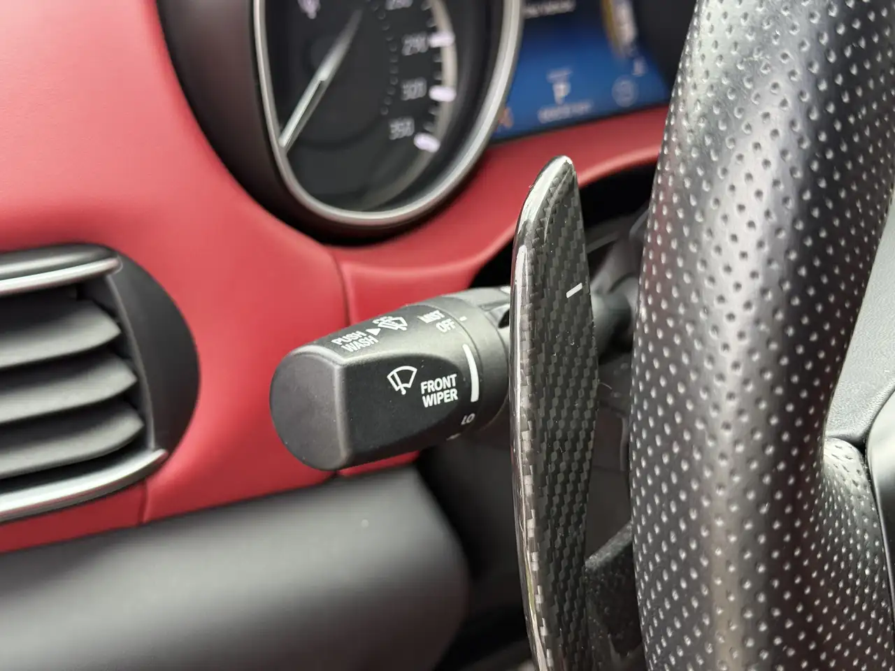 Maserati Levante снимка Maserati Levante