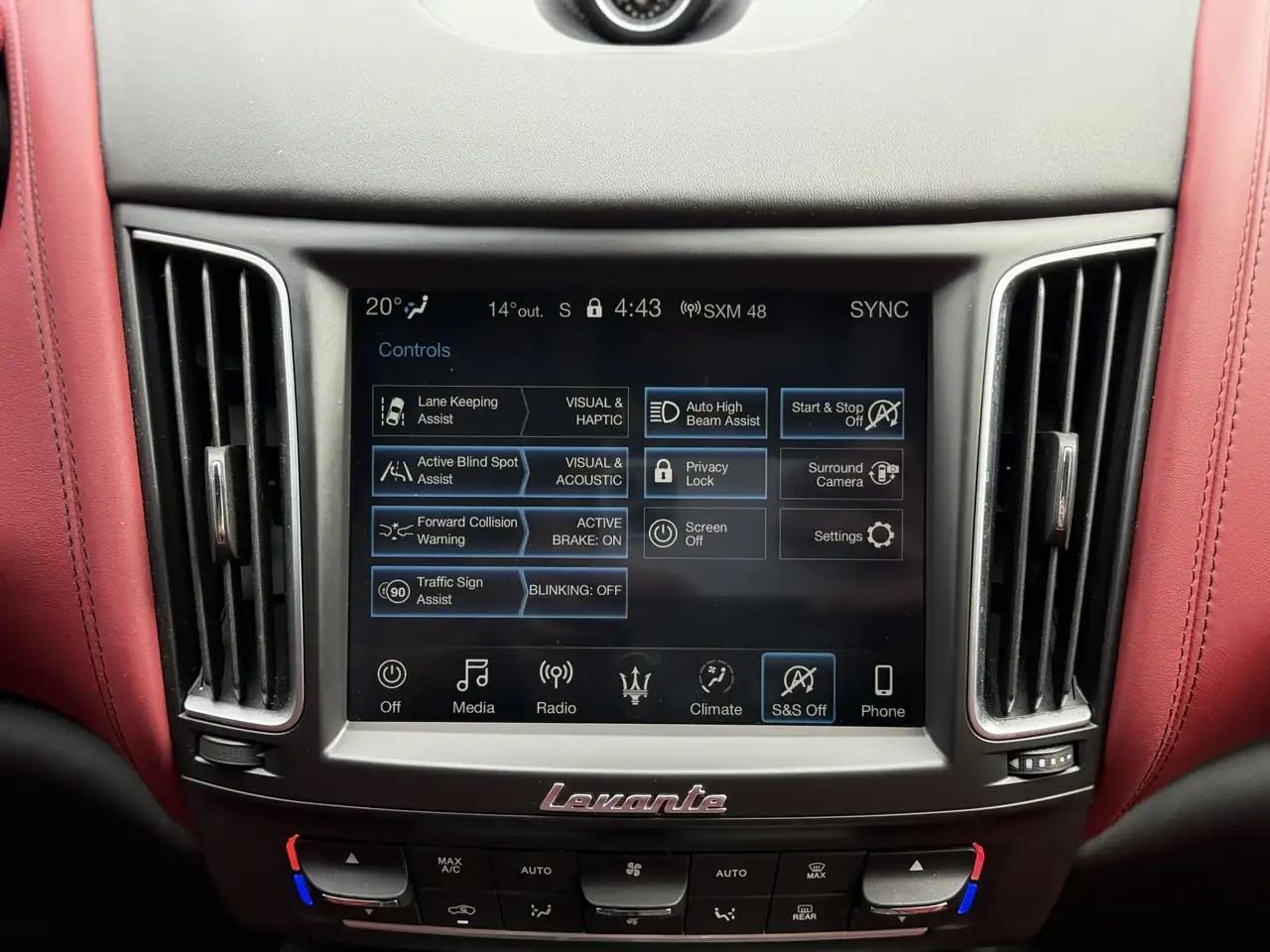 Maserati Levante снимка Maserati Levante