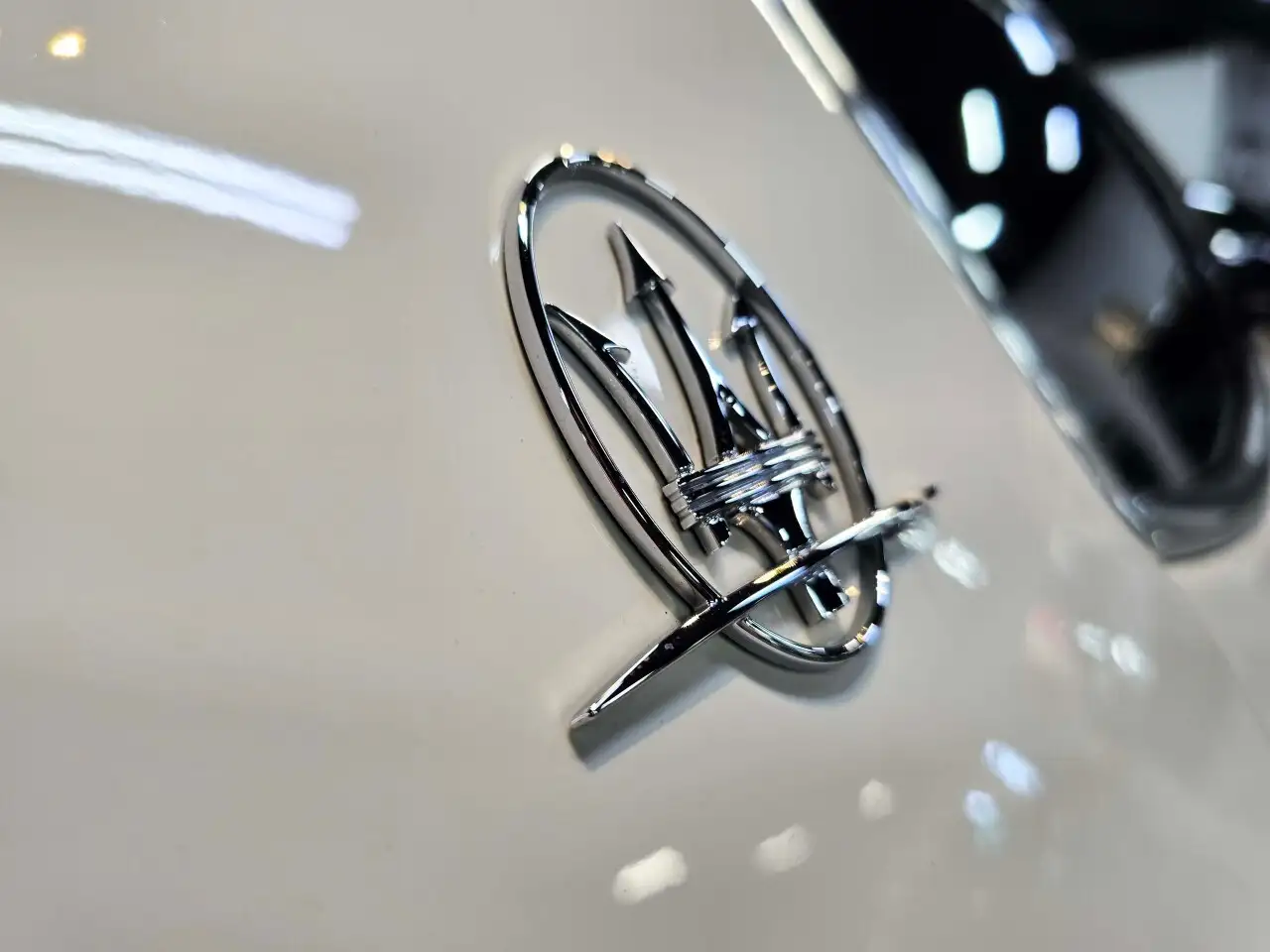 Maserati Ghibli снимка Maserati Ghibli