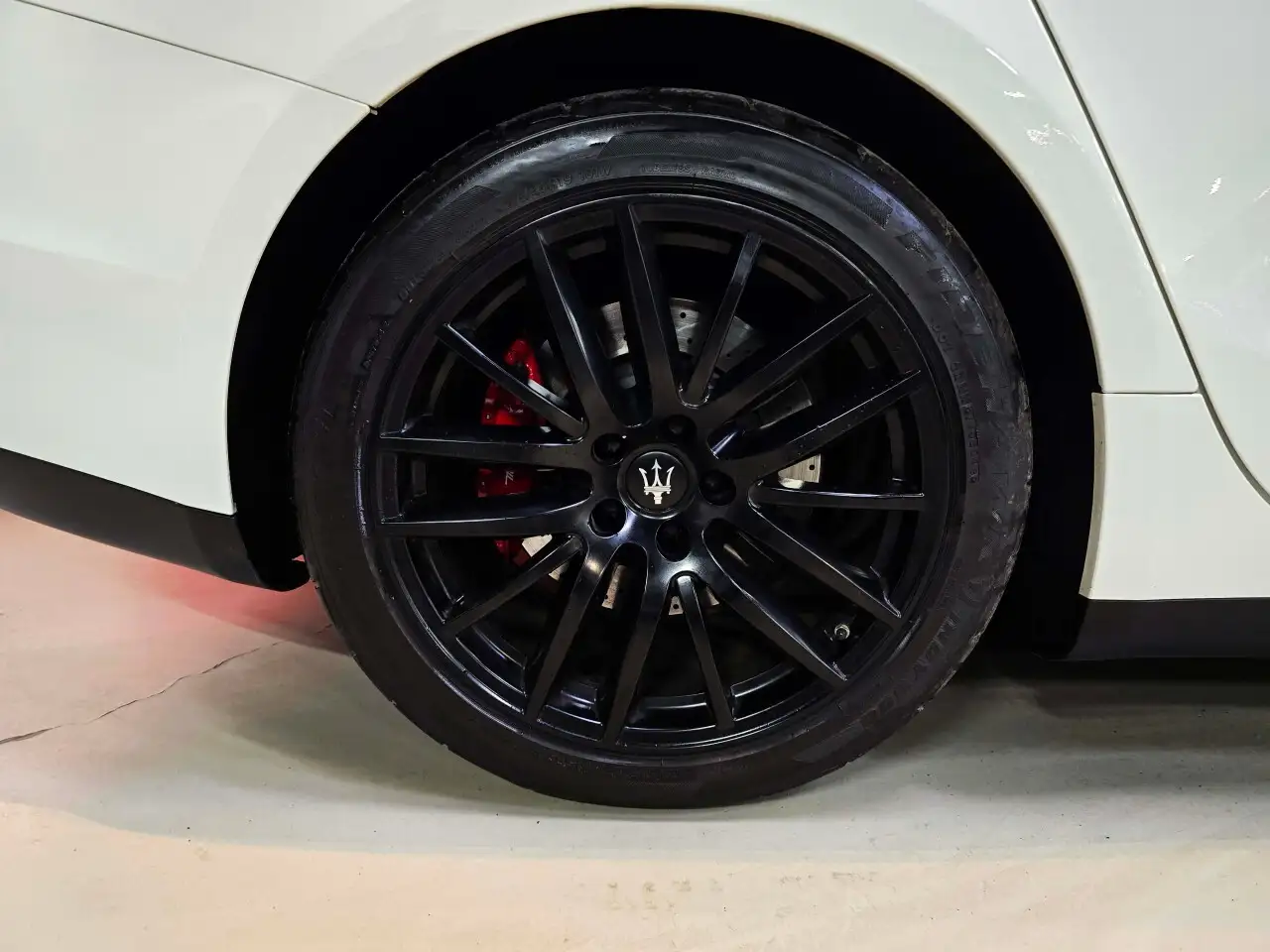 Maserati Ghibli снимка Maserati Ghibli