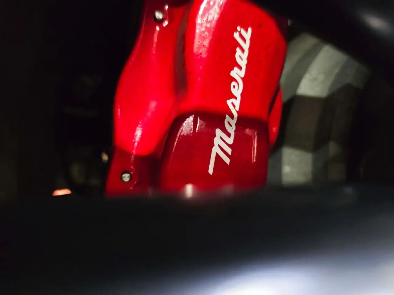 Maserati Ghibli снимка Maserati Ghibli