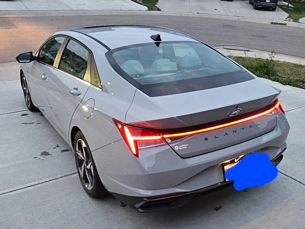 Hyundai ELANTRA снимка Hyundai ELANTRA