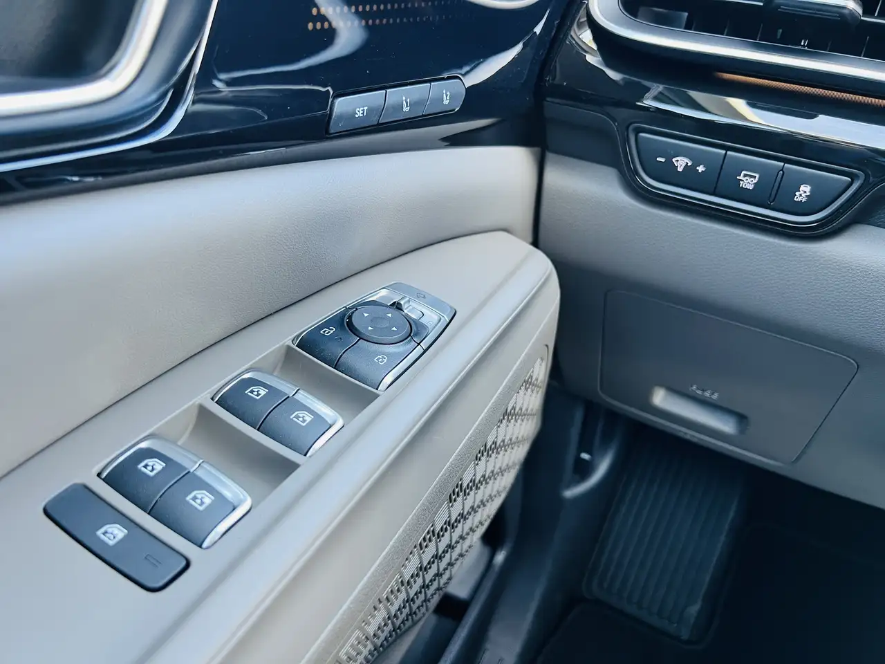 Kia Carnival снимка Kia Carnival
