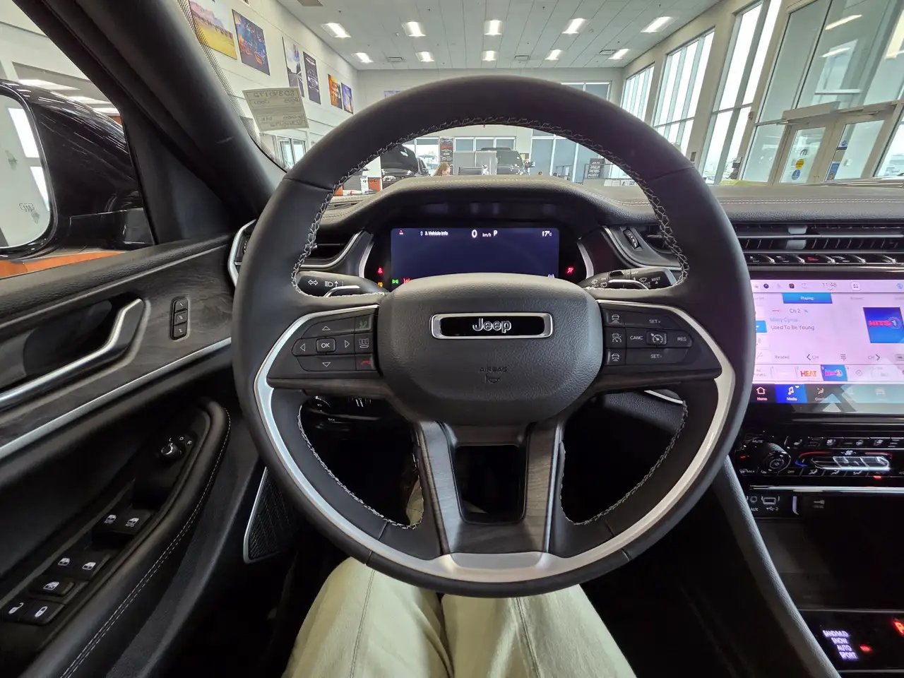 Jeep Grand Cherokee снимка Jeep Grand Cherokee