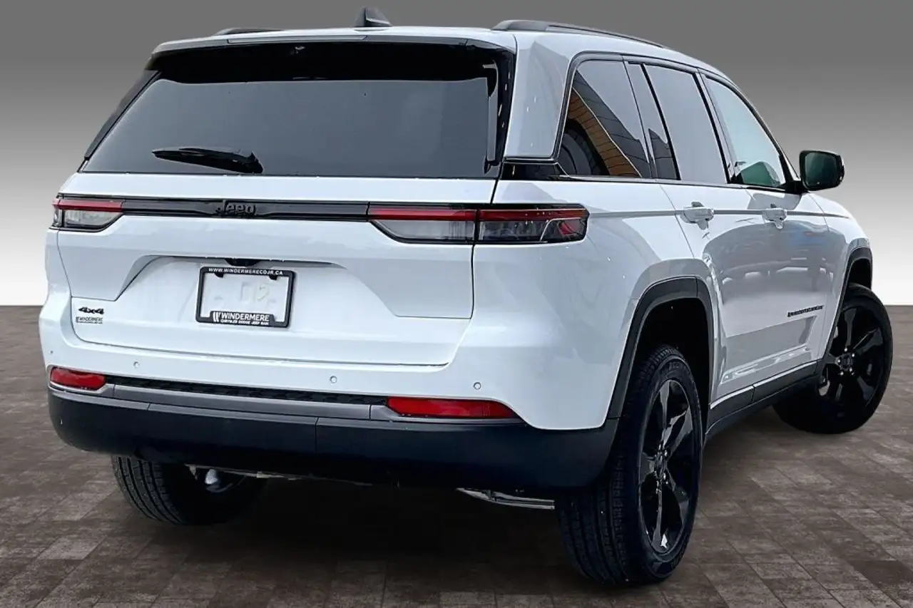 Jeep Grand Cherokee снимка Jeep Grand Cherokee