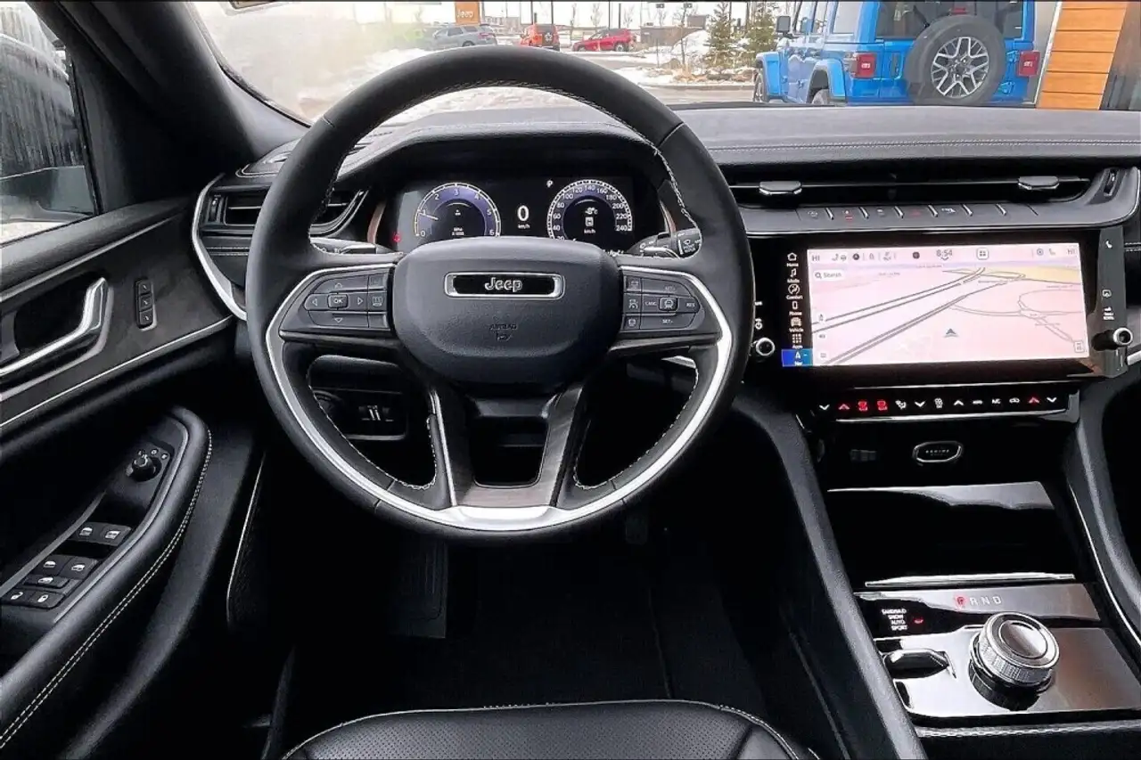 Jeep Grand Cherokee снимка Jeep Grand Cherokee