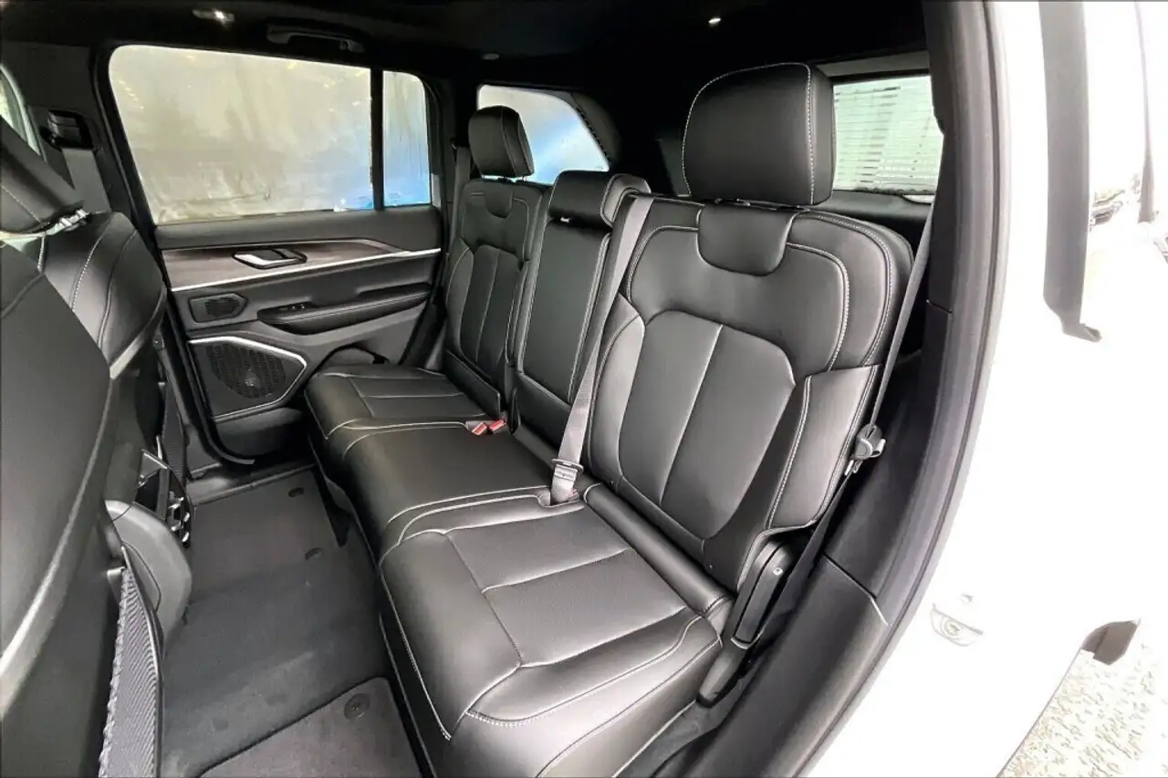 Jeep Grand Cherokee снимка Jeep Grand Cherokee