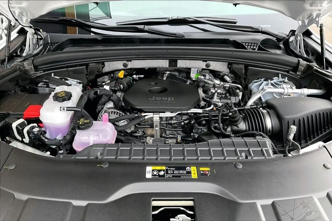 Jeep Grand Cherokee снимка Jeep Grand Cherokee