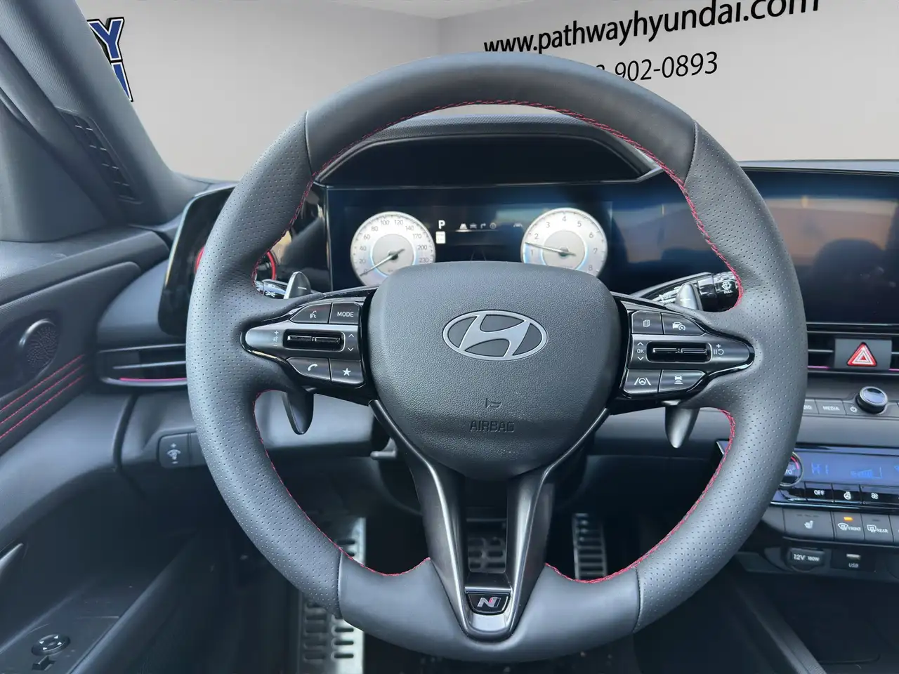 Hyundai ELANTRA photo Hyundai ELANTRA