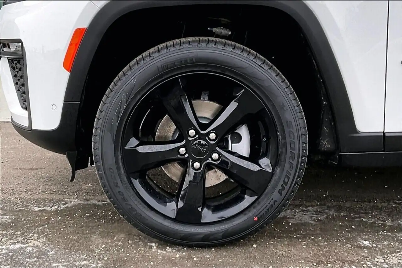 Jeep Grand Cherokee снимка Jeep Grand Cherokee