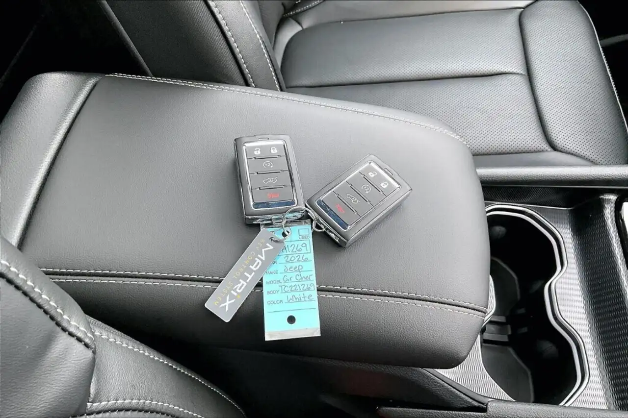 Jeep Grand Cherokee снимка Jeep Grand Cherokee