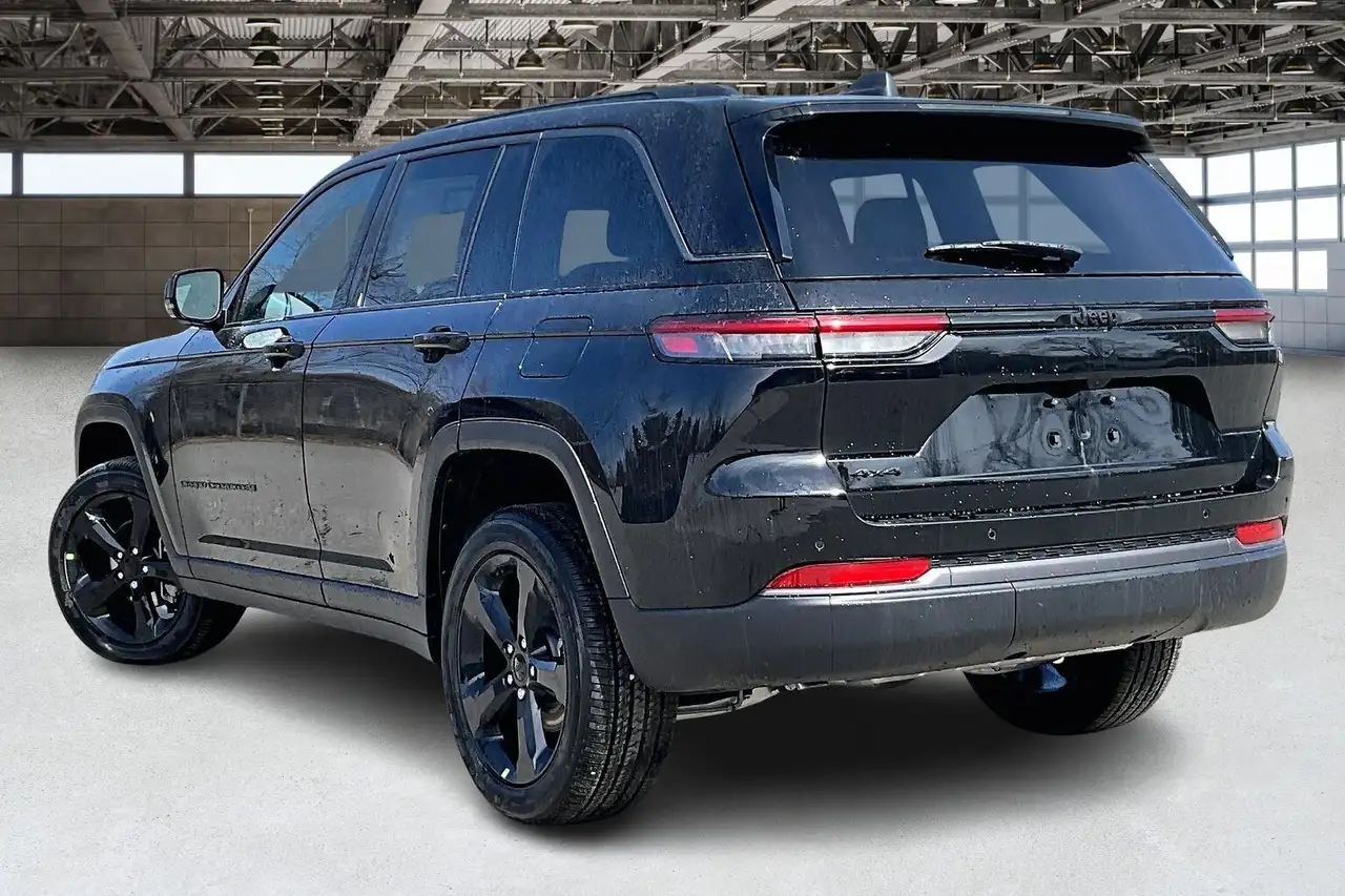 Jeep Grand Cherokee снимка Jeep Grand Cherokee