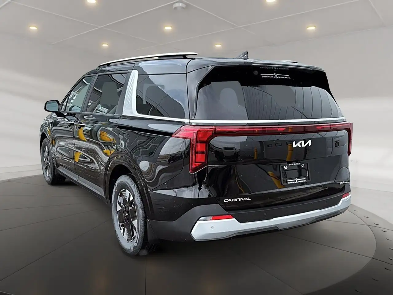 Kia Carnival снимка Kia Carnival