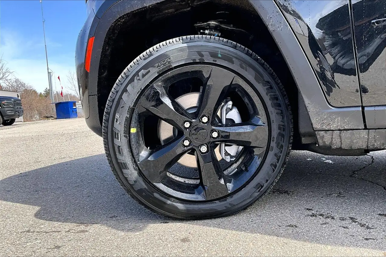Jeep Grand Cherokee снимка Jeep Grand Cherokee