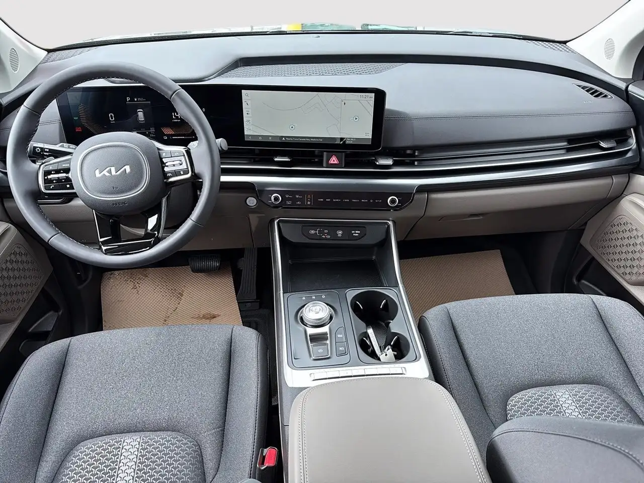 Kia Carnival снимка Kia Carnival