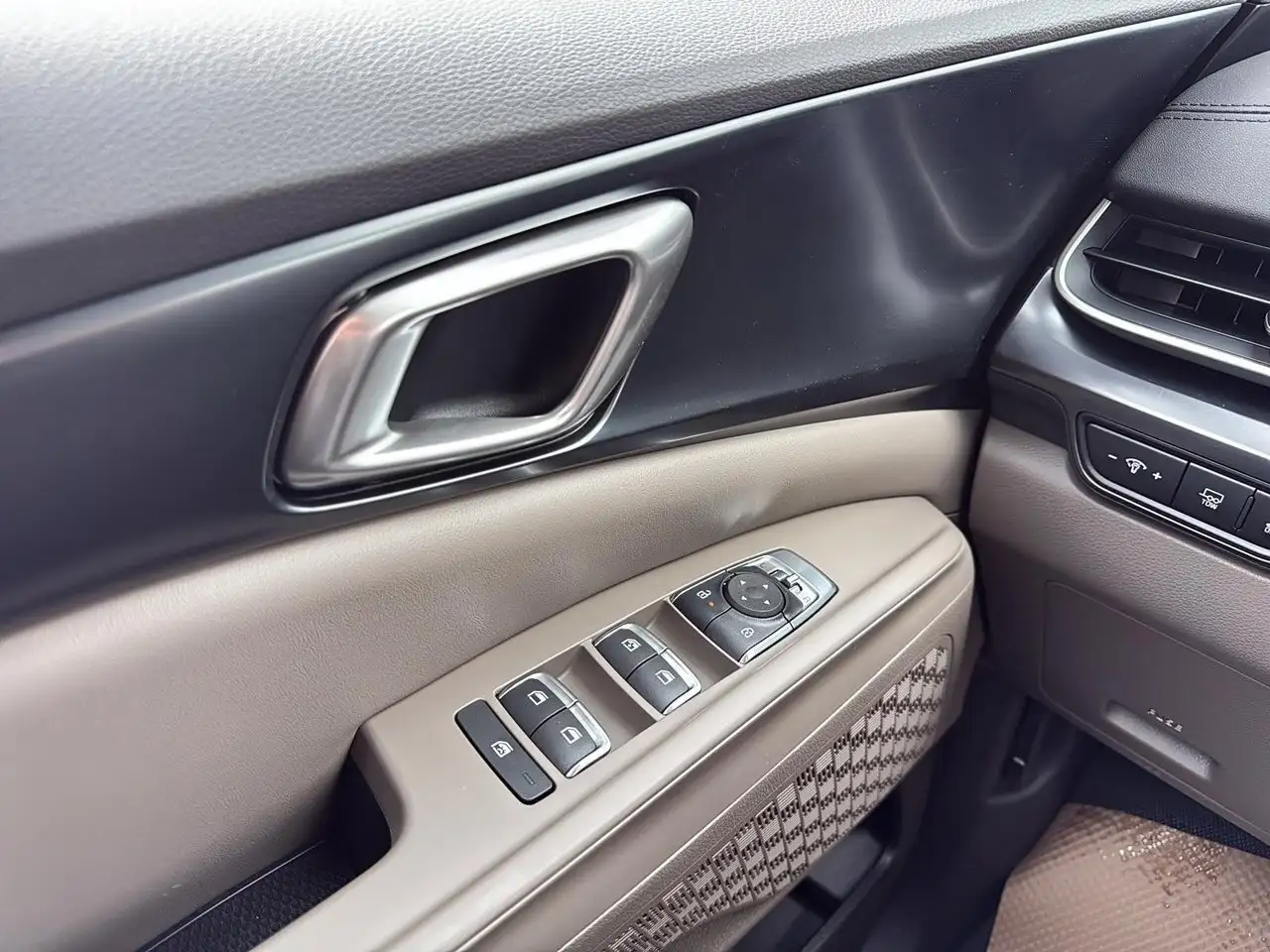 Kia Carnival снимка Kia Carnival