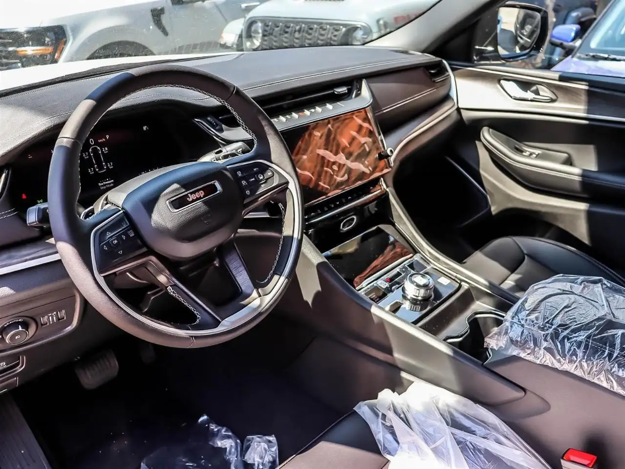 Jeep Grand Cherokee снимка Jeep Grand Cherokee