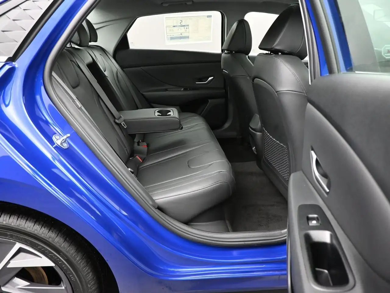 Hyundai ELANTRA снимка Hyundai ELANTRA