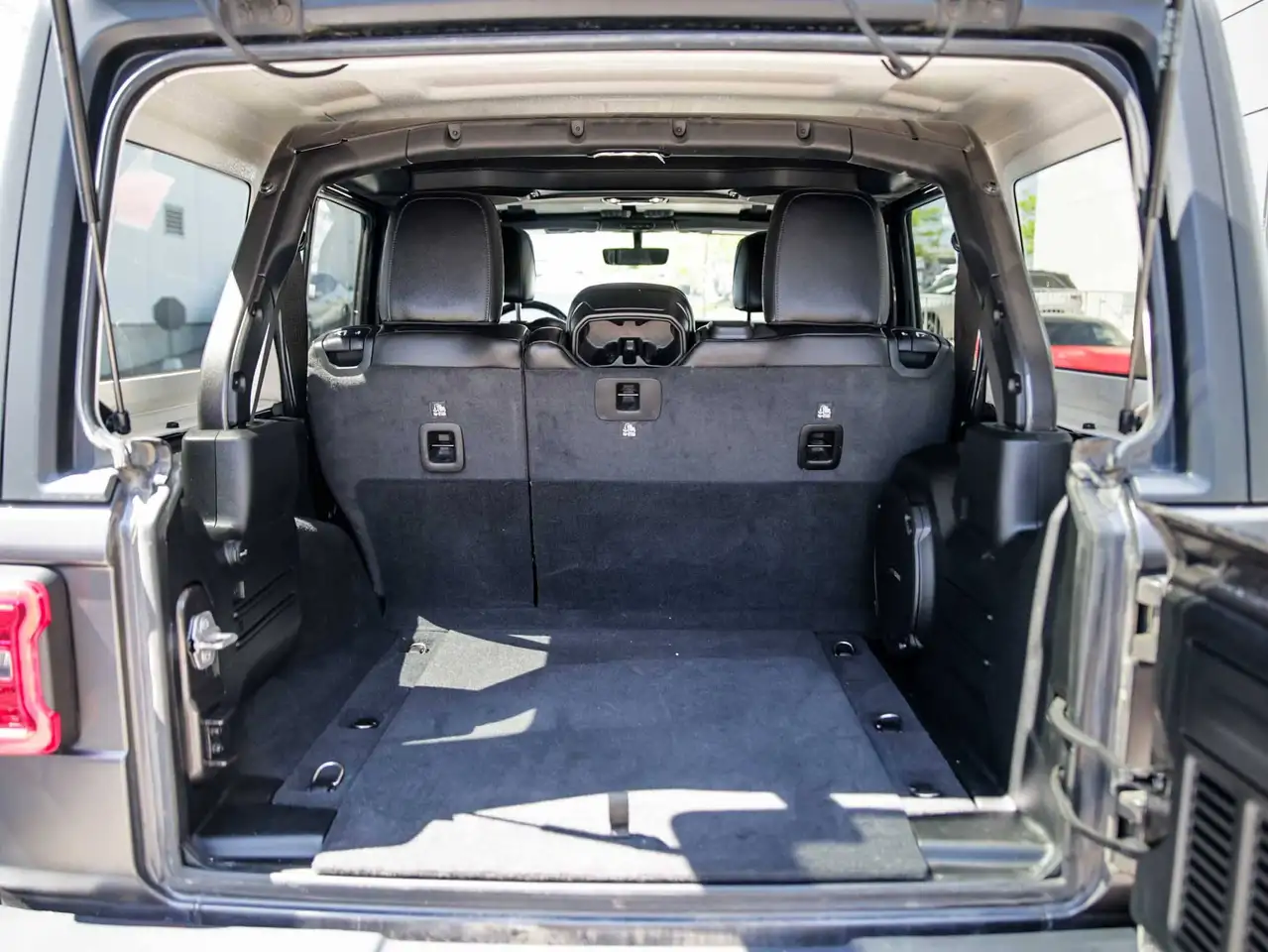 Jeep Wrangler снимка Jeep Wrangler