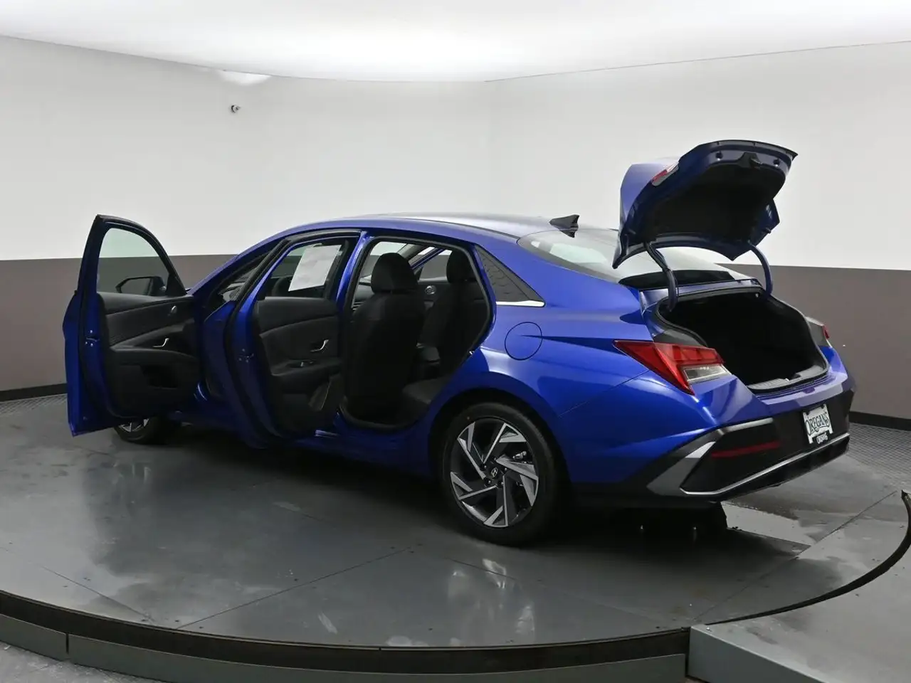 Hyundai ELANTRA снимка Hyundai ELANTRA