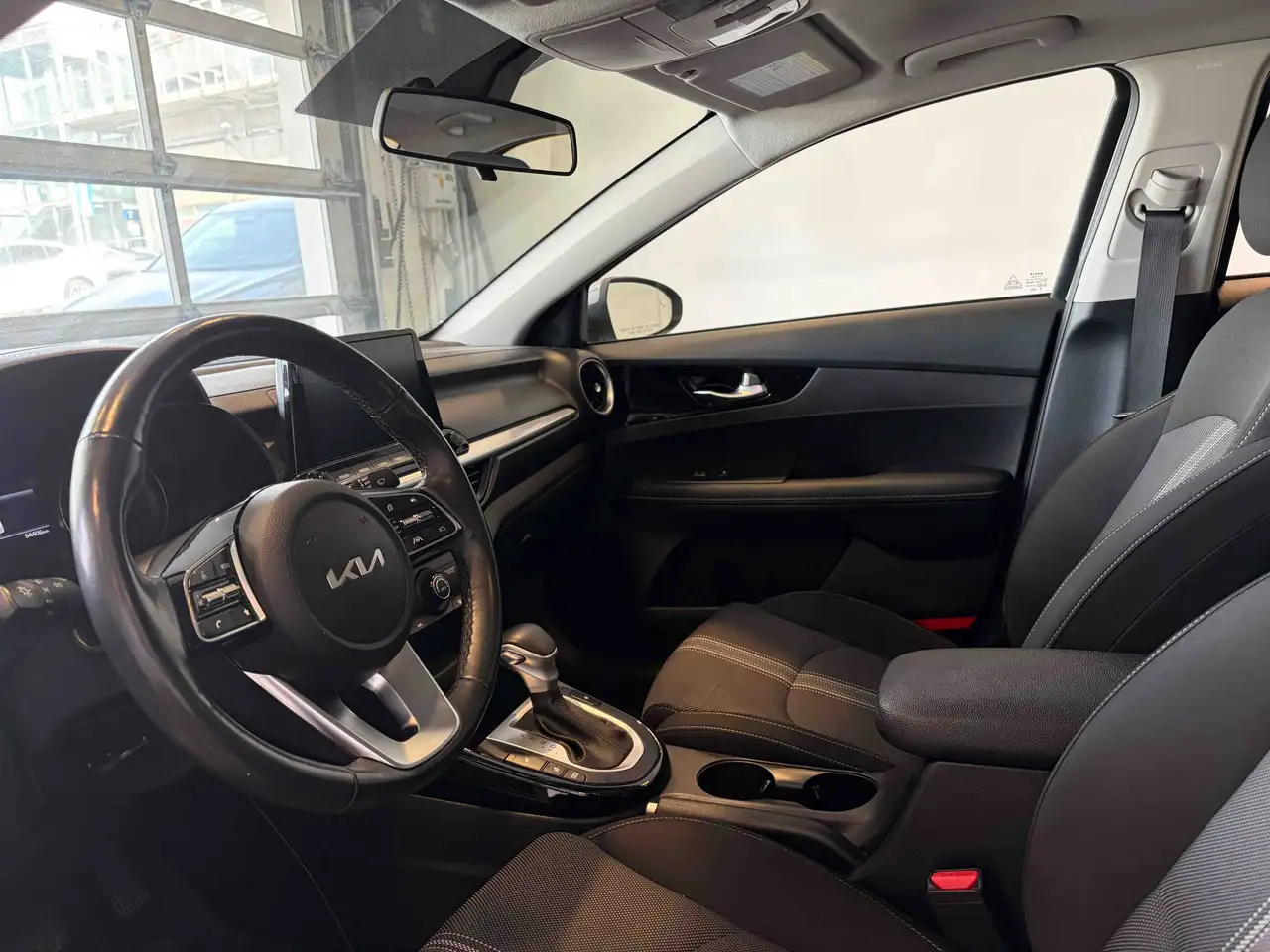 Kia Forte снимка Kia Forte