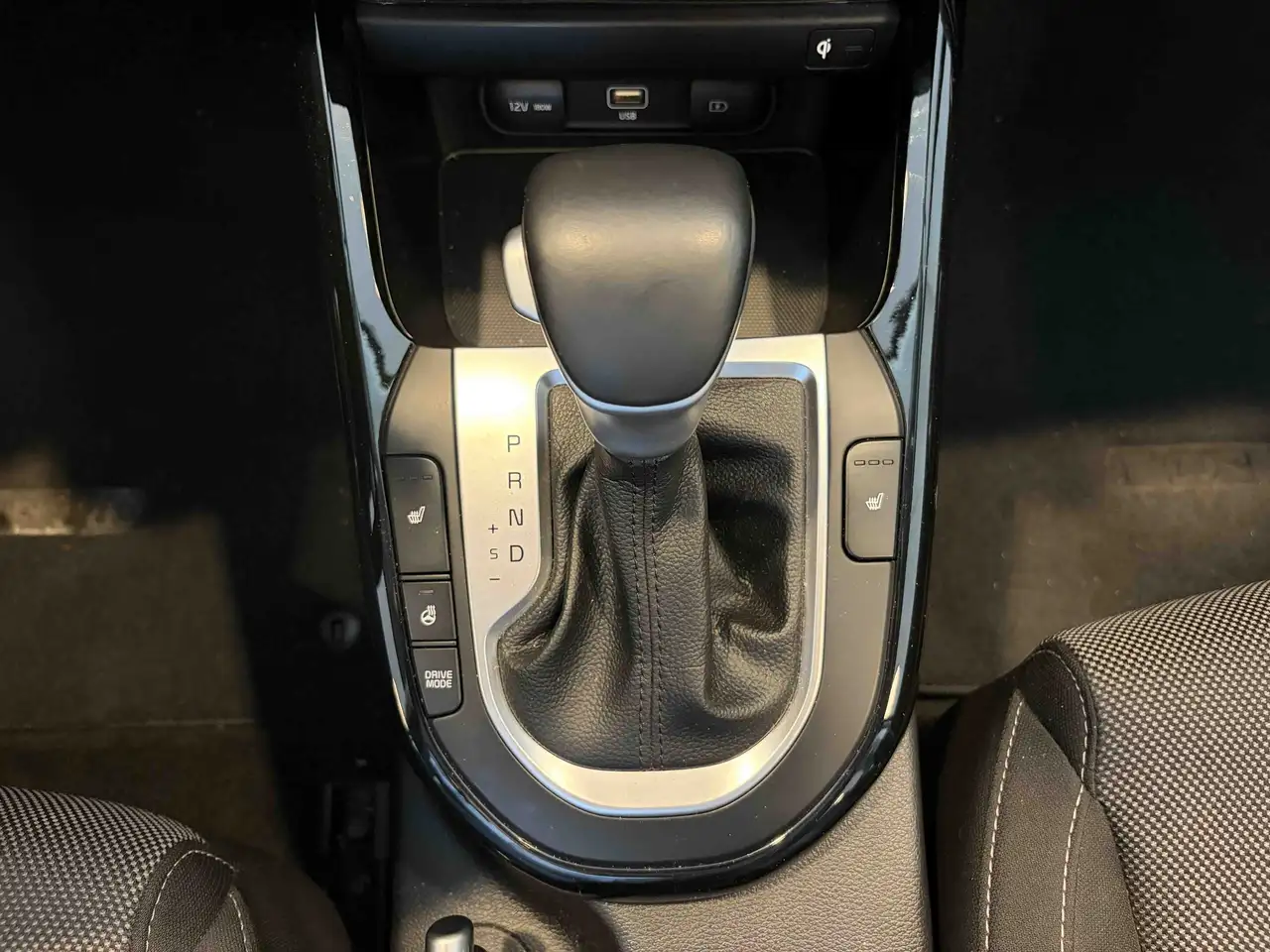Kia Forte снимка Kia Forte