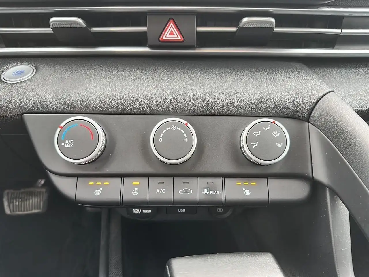 Hyundai ELANTRA снимка Hyundai ELANTRA