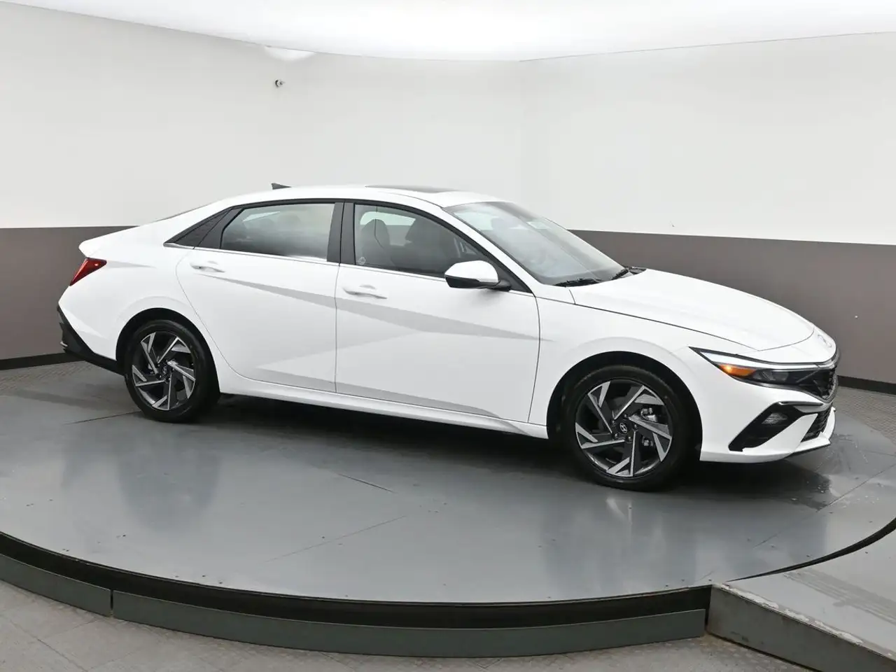 2026 Hyundai ELANTRA снимка 2026 Hyundai ELANTRA