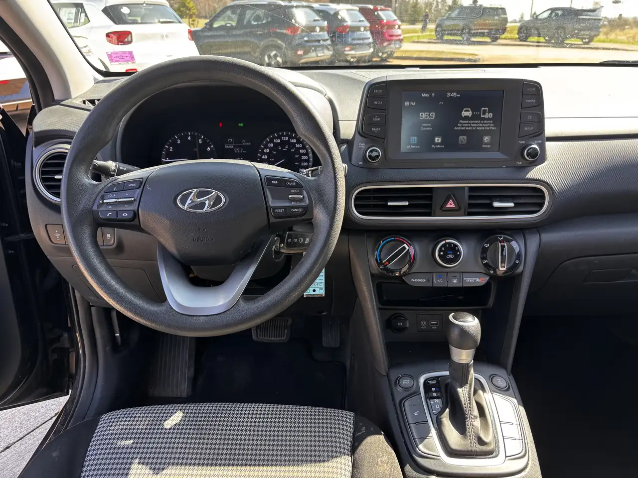 Hyundai KONA снимка Hyundai KONA