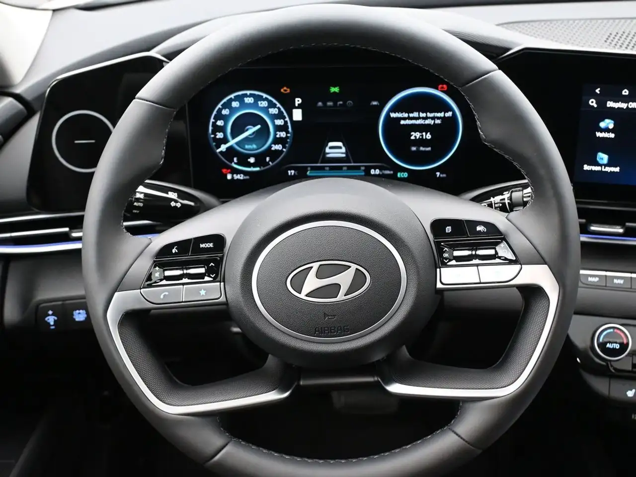 Hyundai ELANTRA снимка Hyundai ELANTRA