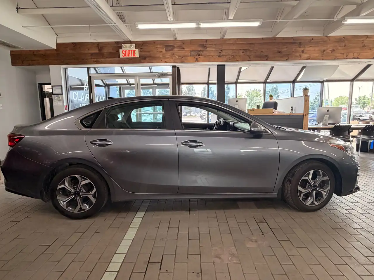 Kia Forte снимка Kia Forte