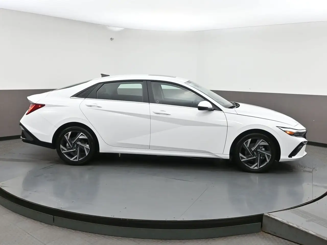 Hyundai ELANTRA снимка Hyundai ELANTRA