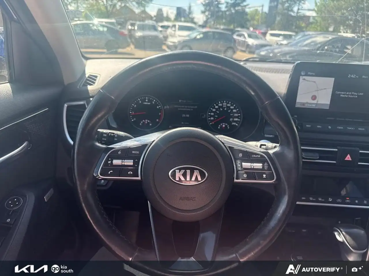 Kia Seltos снимка Kia Seltos