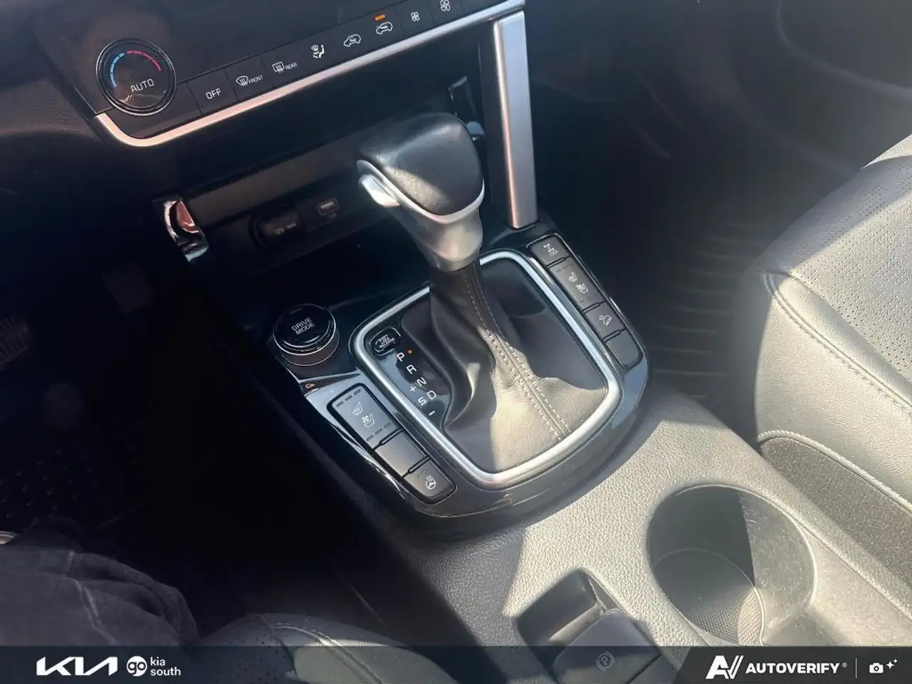 Kia Seltos снимка Kia Seltos