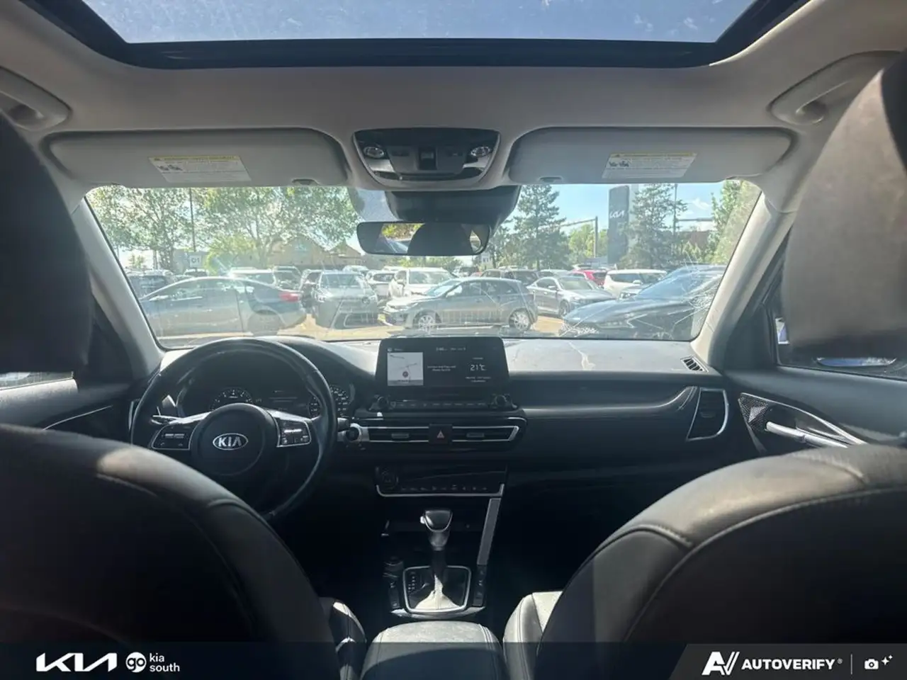 Kia Seltos снимка Kia Seltos