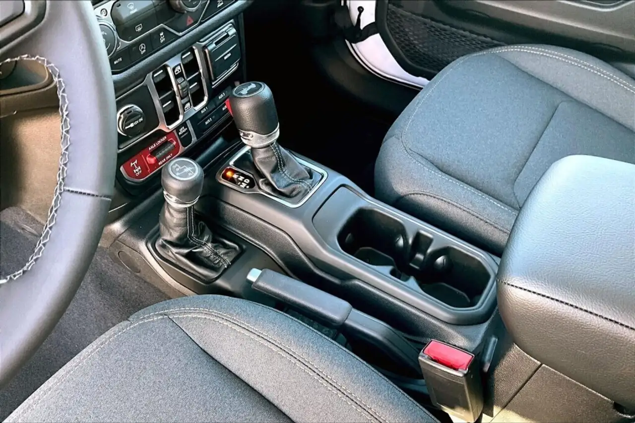Jeep Wrangler снимка Jeep Wrangler