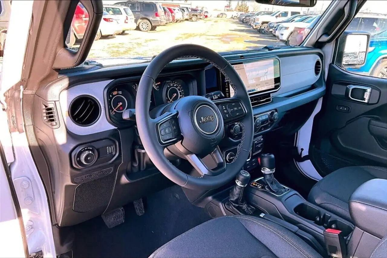 Jeep Wrangler снимка Jeep Wrangler