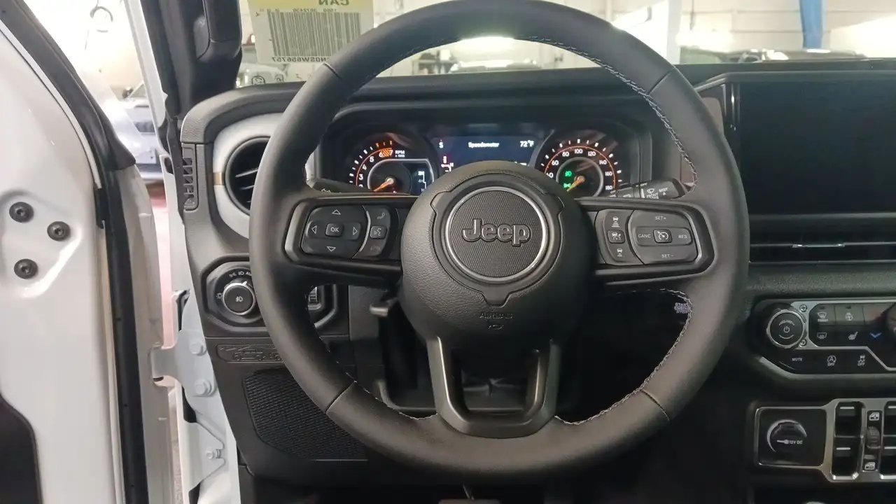 Jeep Wrangler снимка Jeep Wrangler